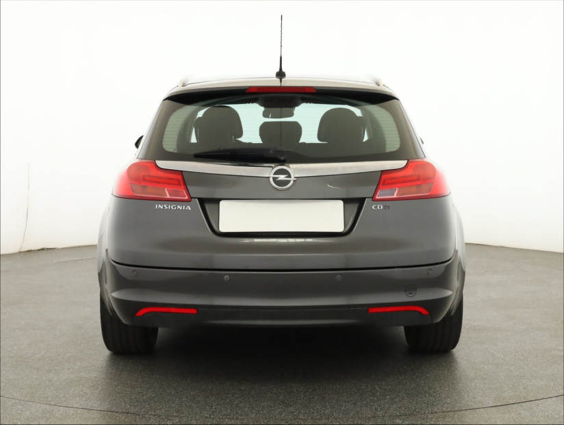 Opel Insignia, 2011
