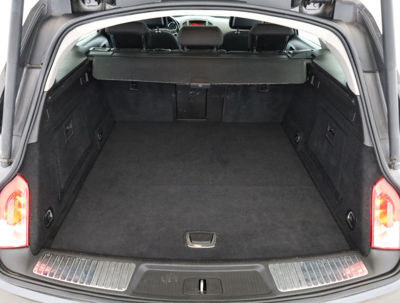 Opel Insignia, 2011