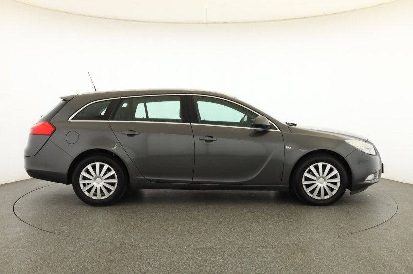 Opel Insignia, 2011