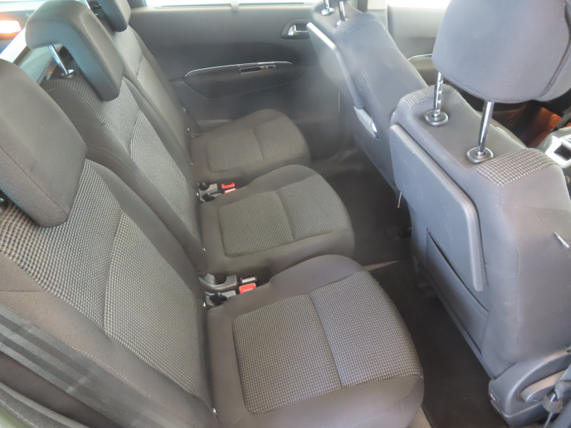 Peugeot 5008, 2011
