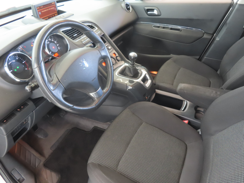 Peugeot 5008, 2011