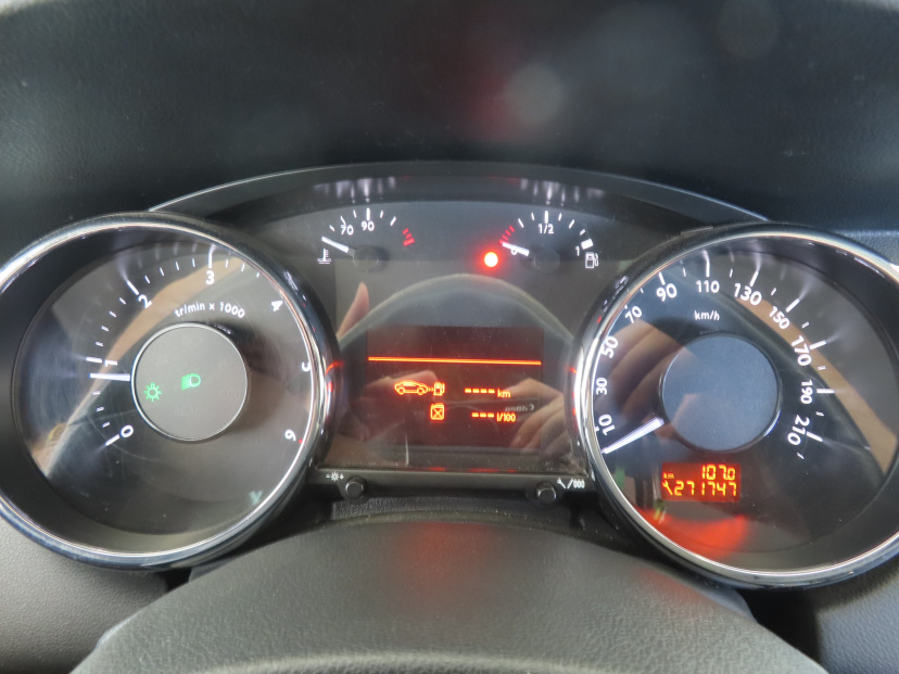 Peugeot 5008, 2011