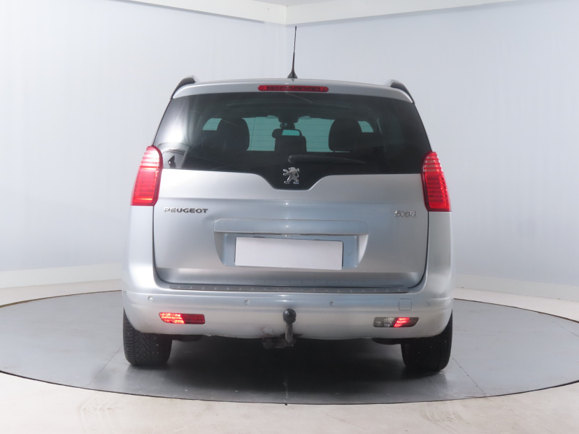 Peugeot 5008, 2011