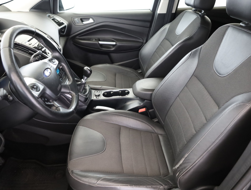 Ford Kuga, 2014