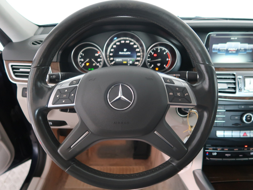 Mercedes-Benz E, 2015