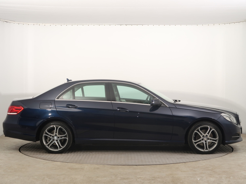 Mercedes-Benz E, 2015
