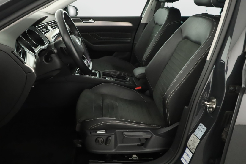 Volkswagen Passat, 2021