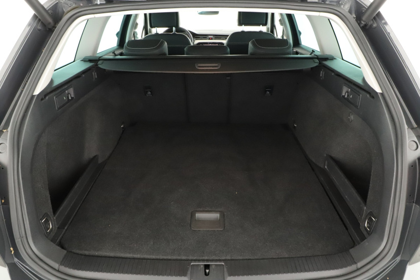 Volkswagen Passat, 2021