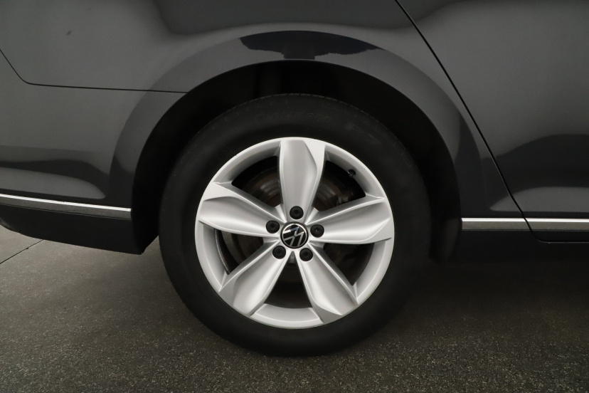 Volkswagen Passat, 2021