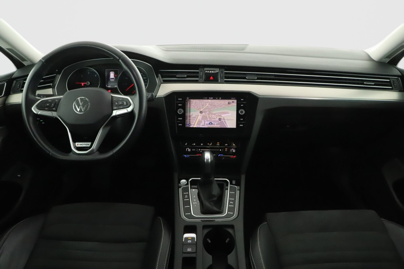 Volkswagen Passat, 2021
