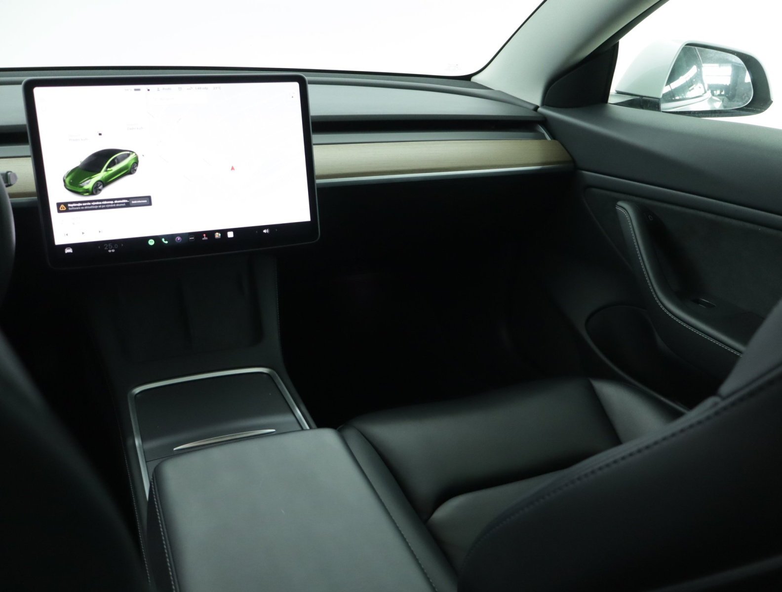 Tesla Model 3 Long Range AWD – fotografie 11