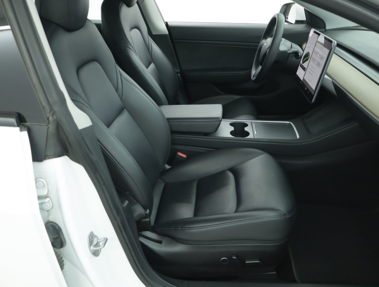 Tesla Model 3 Long Range AWD – fotografie 12