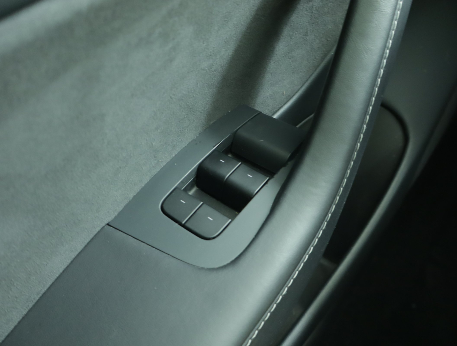 Tesla Model 3 Long Range AWD – fotografie 22