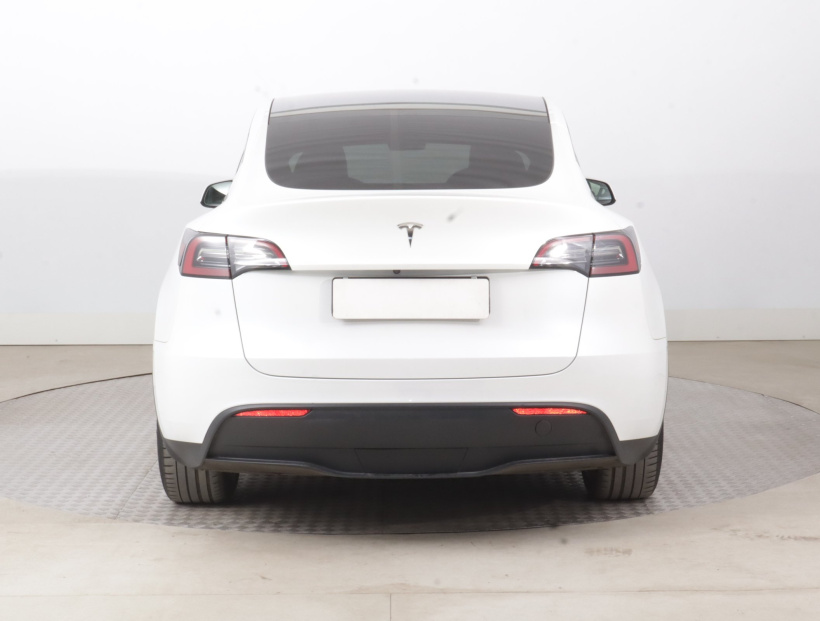 Tesla Model Y, 2023