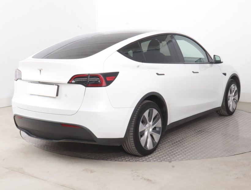 Tesla Model Y, 2023