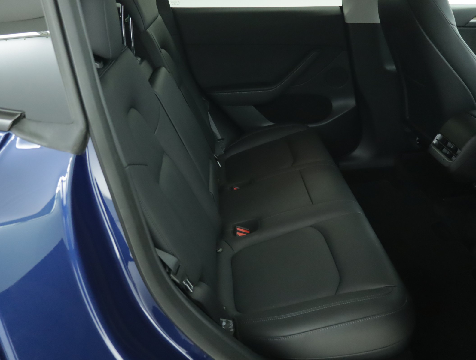 Tesla Model Y Long Range AWD – fotografie 13