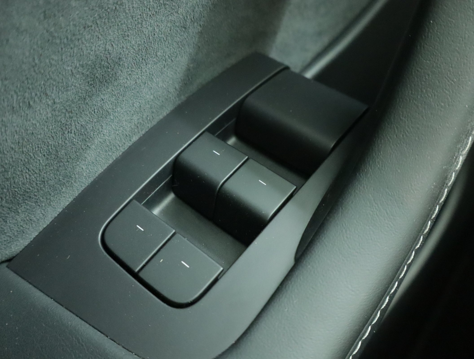Tesla Model Y Long Range AWD – fotografie 21