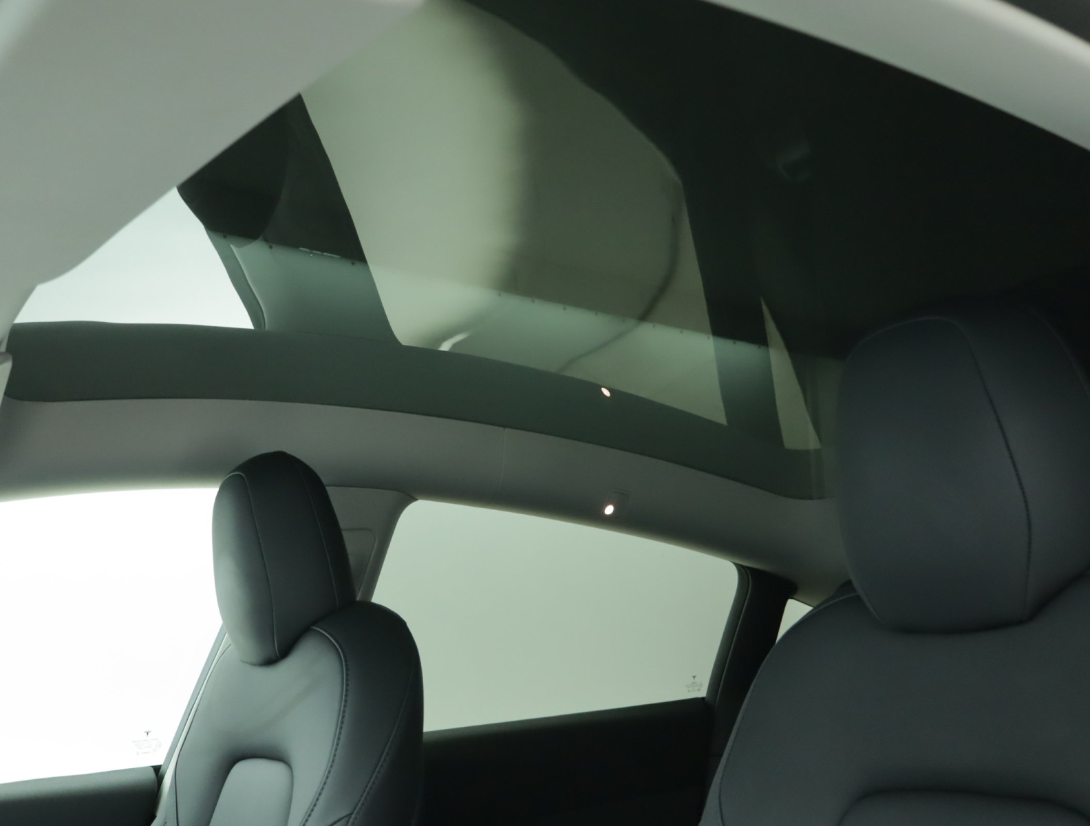 Tesla Model Y Long Range AWD – fotografie 26