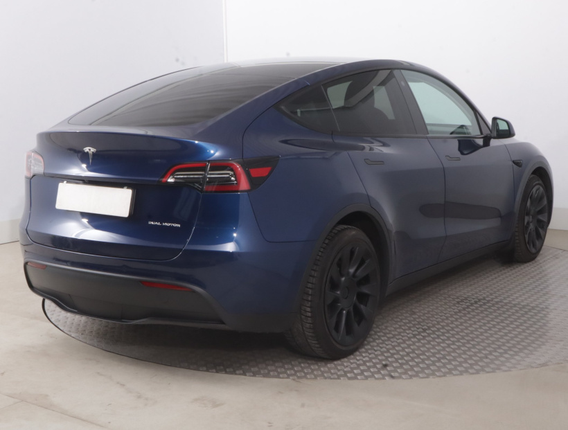 Tesla Model Y, 2021