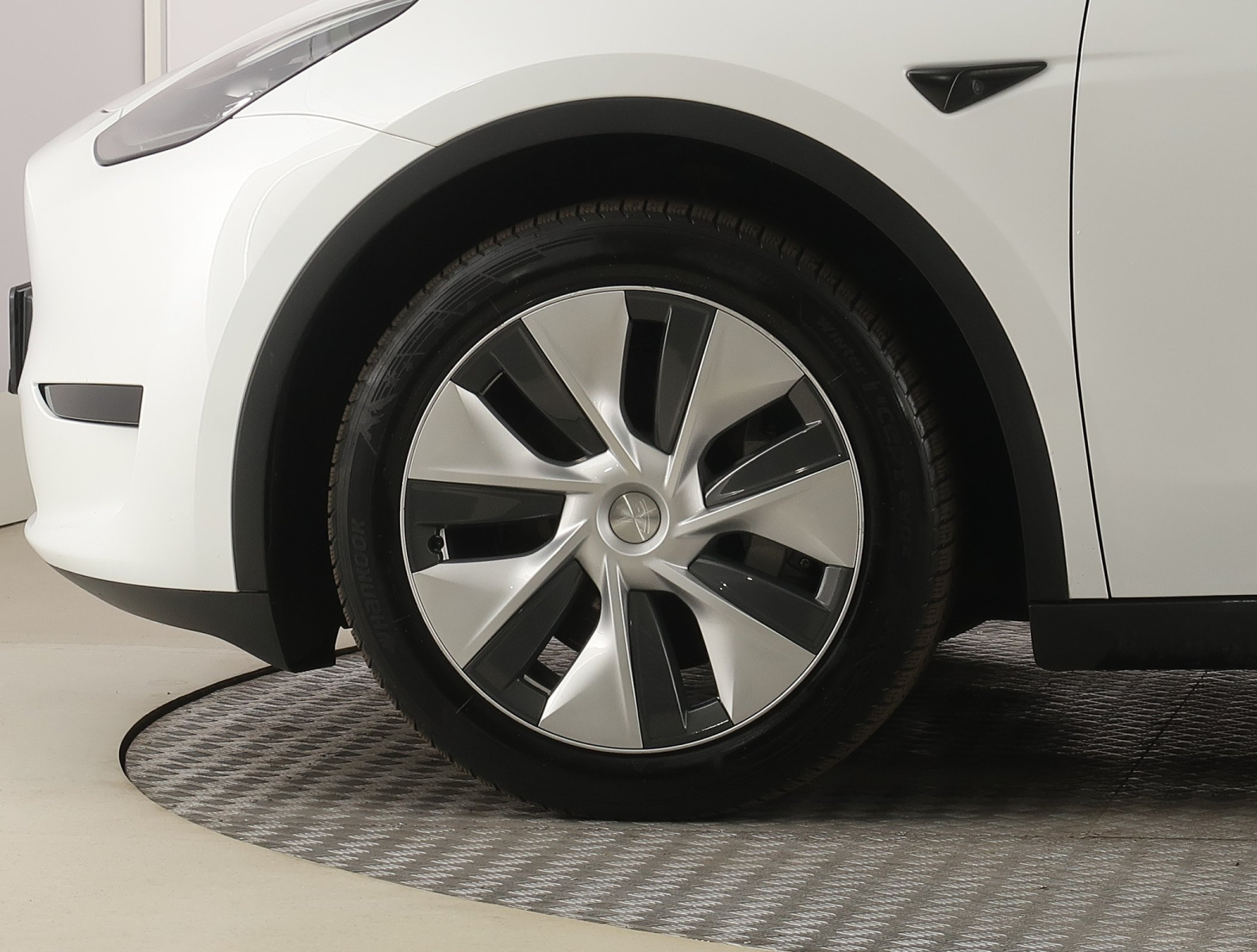 Tesla Model Y Standard Range – fotografie 20