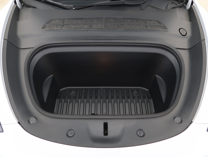 Tesla Model Y, 2023