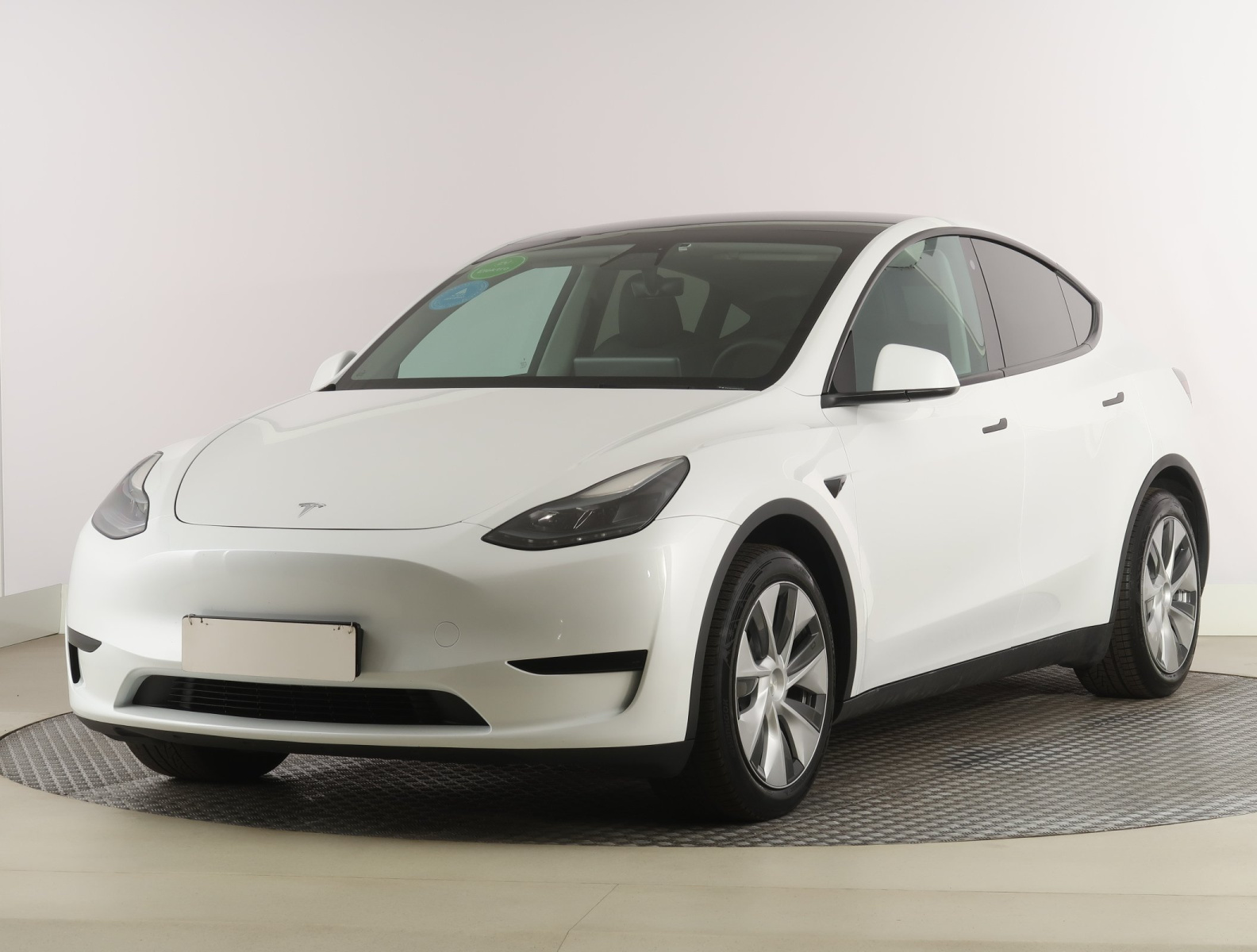 Tesla Model Y Standard Range – fotografie 3
