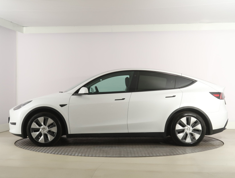 Tesla Model Y, 2023