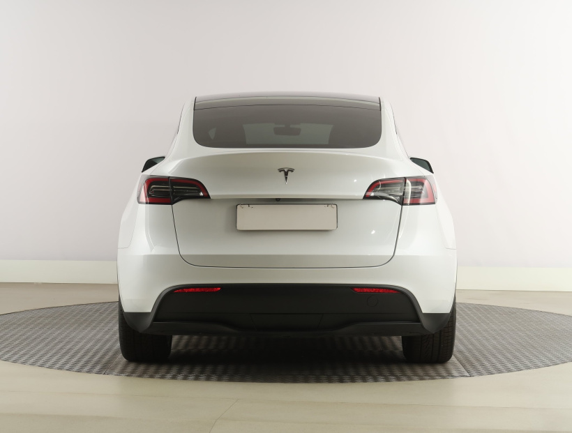 Tesla Model Y, 2023
