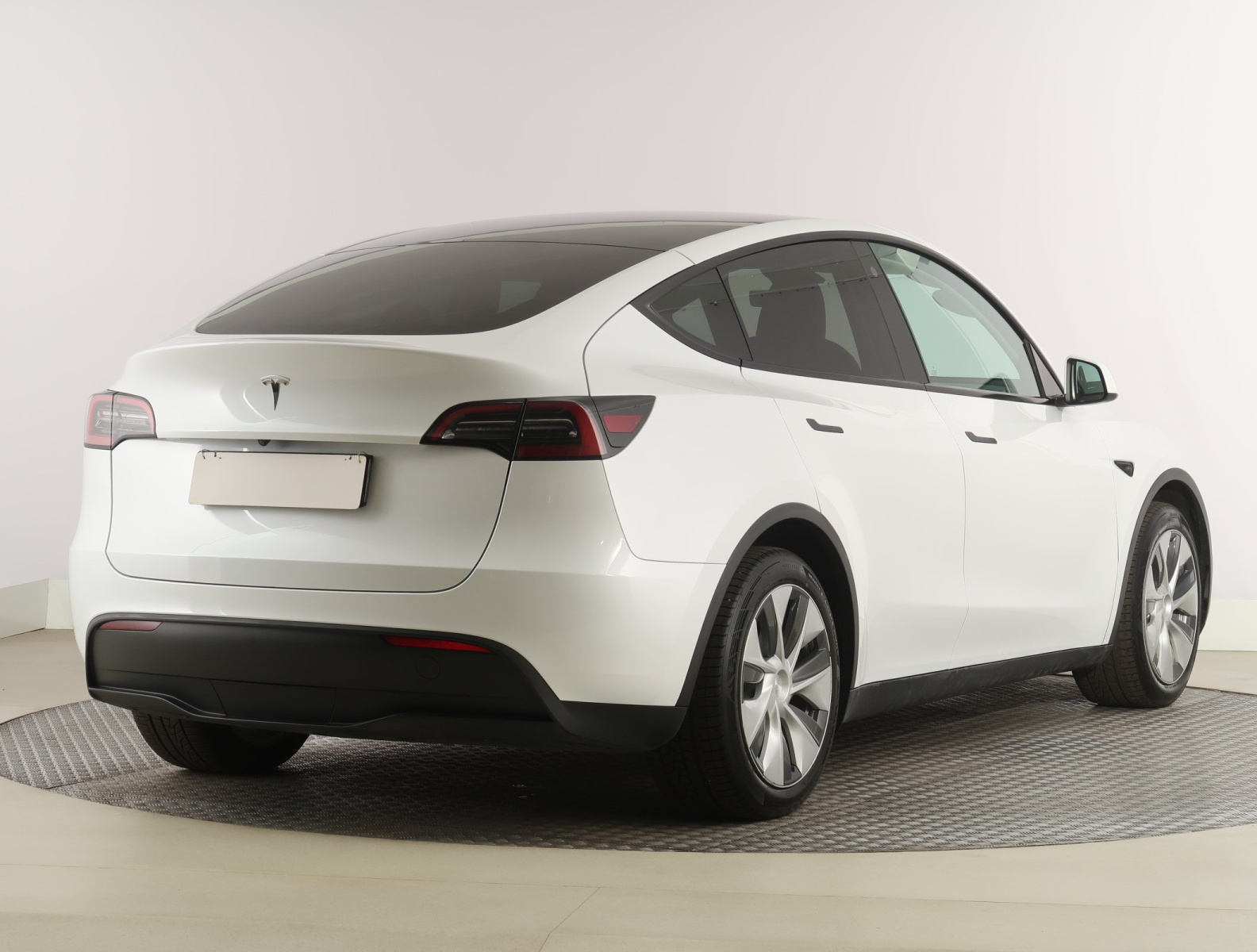 Tesla Model Y Standard Range – fotografie 7
