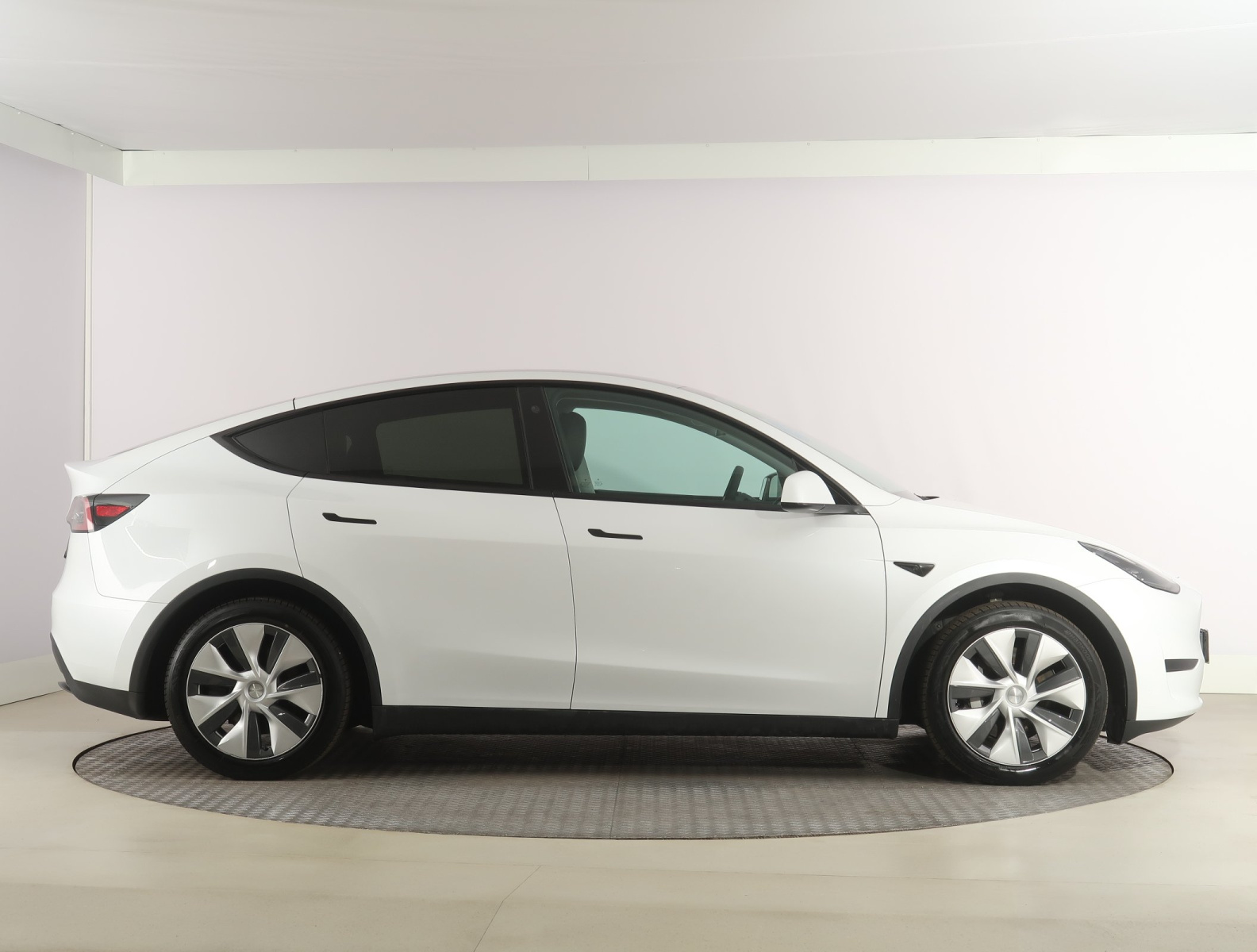 Tesla Model Y Standard Range – fotografie 8