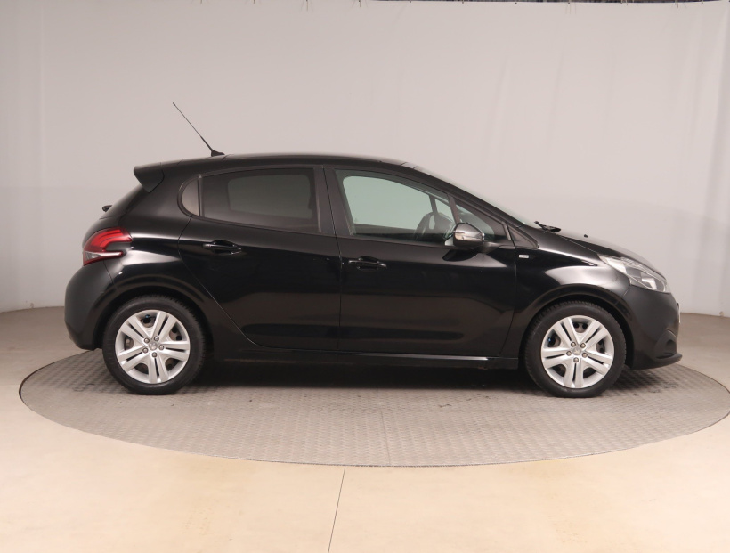 Peugeot 208, 2016