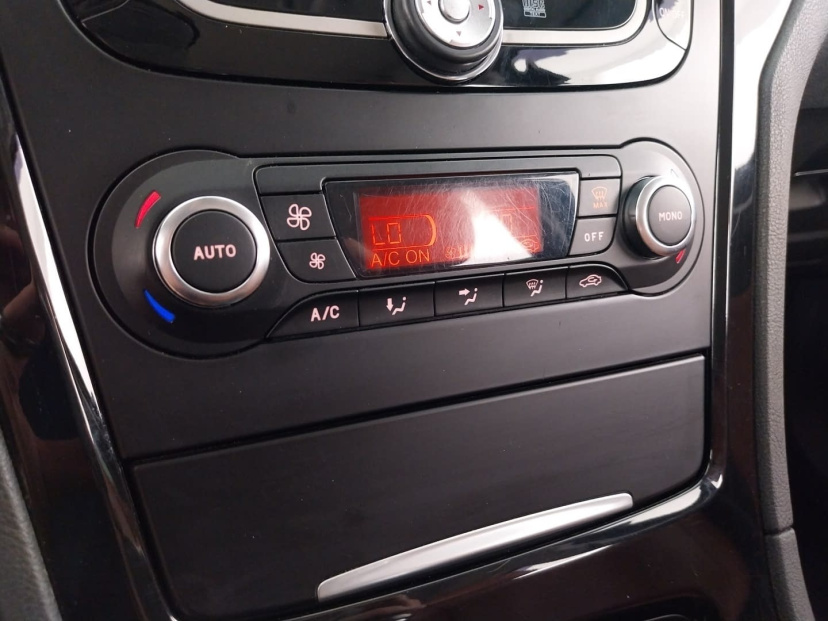 Ford Mondeo, 2011