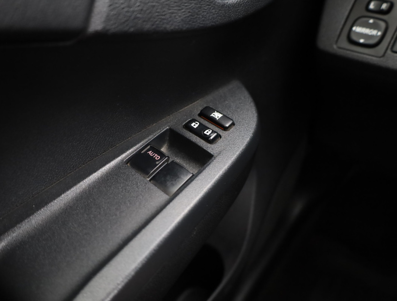 Subaru Trezia, 2011