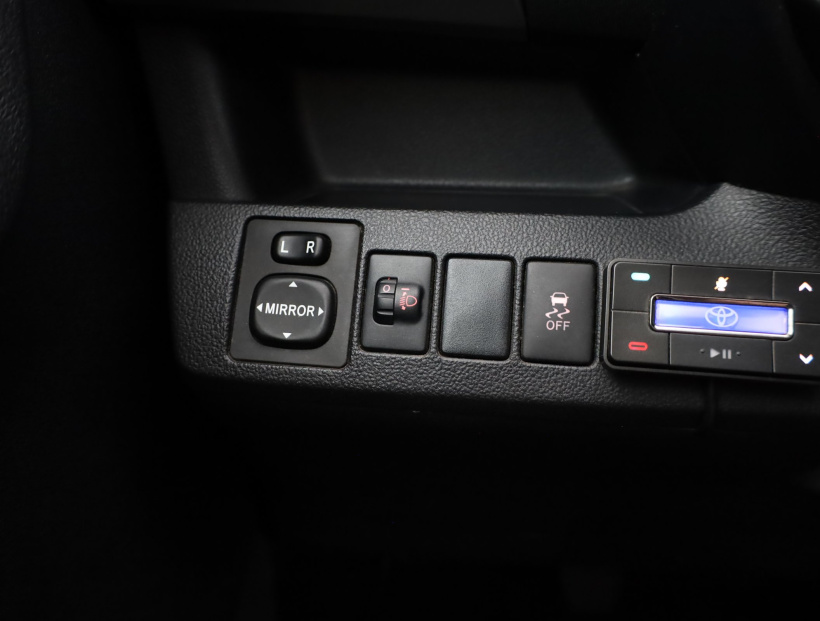 Subaru Trezia, 2011
