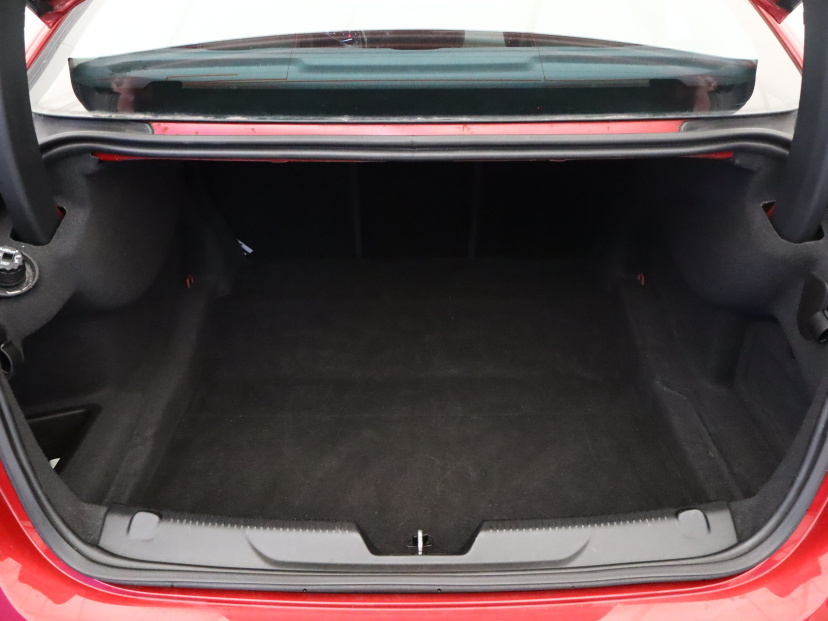 Jaguar XE, 2016