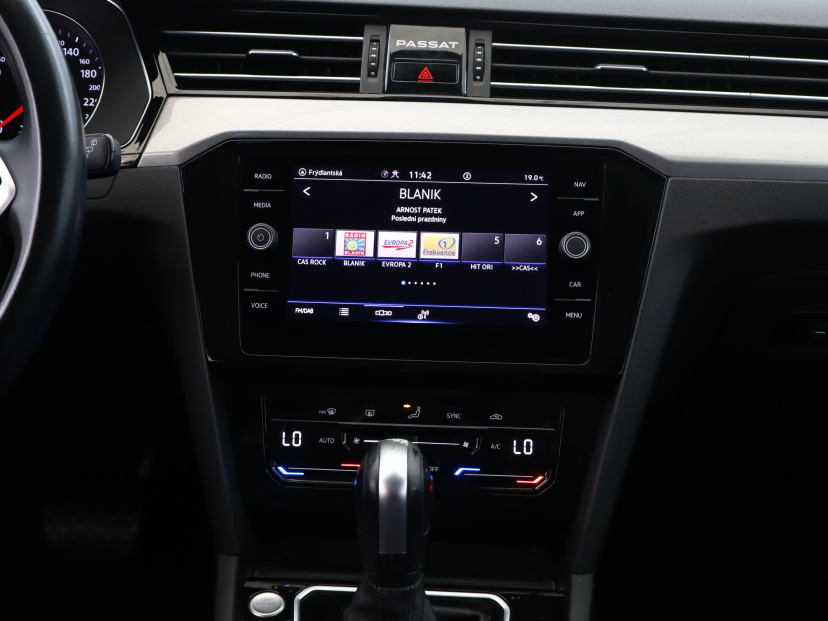 Volkswagen Passat, 2022
