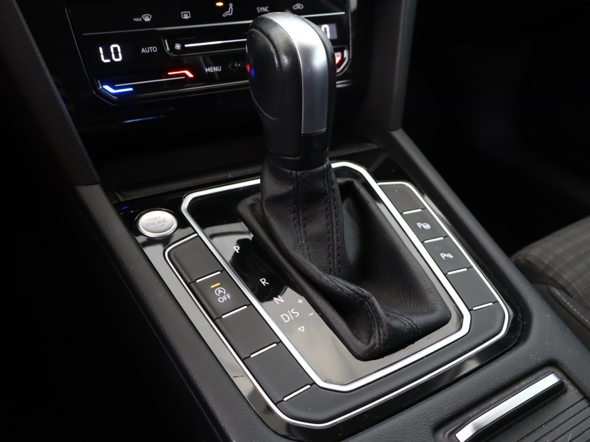 Volkswagen Passat, 2022