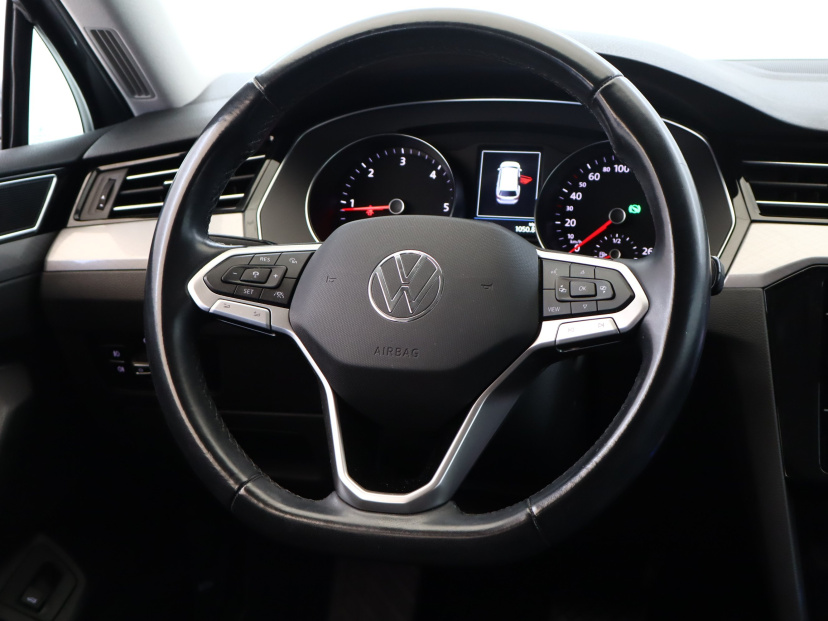 Volkswagen Passat, 2022