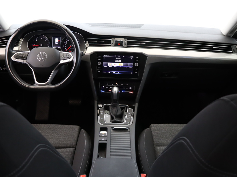 Volkswagen Passat, 2022