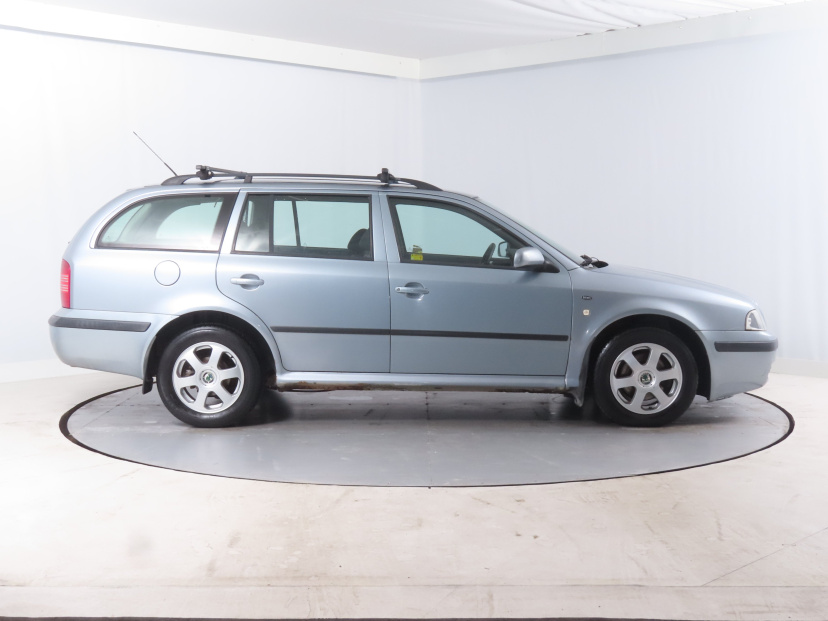 Škoda Octavia, 2003