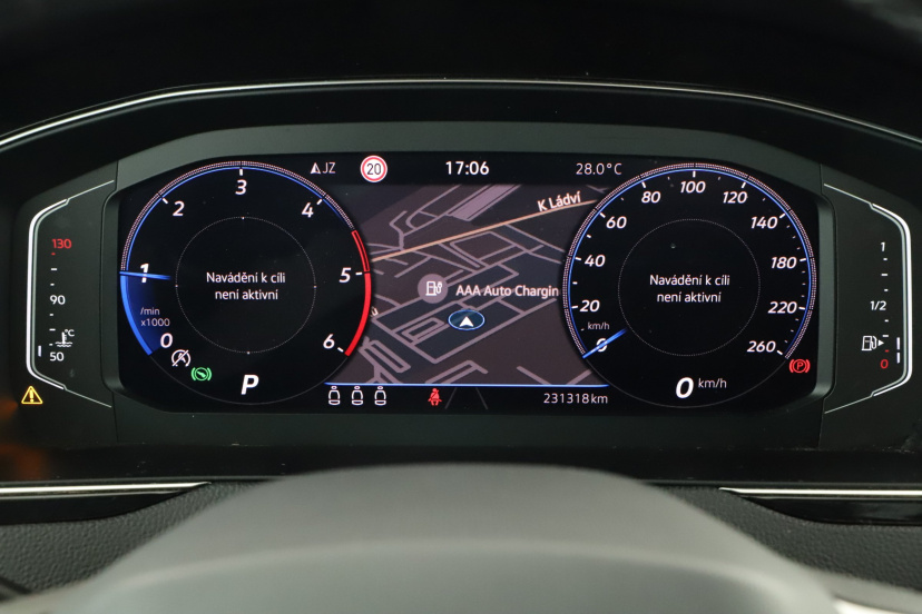 Volkswagen Passat, 2021