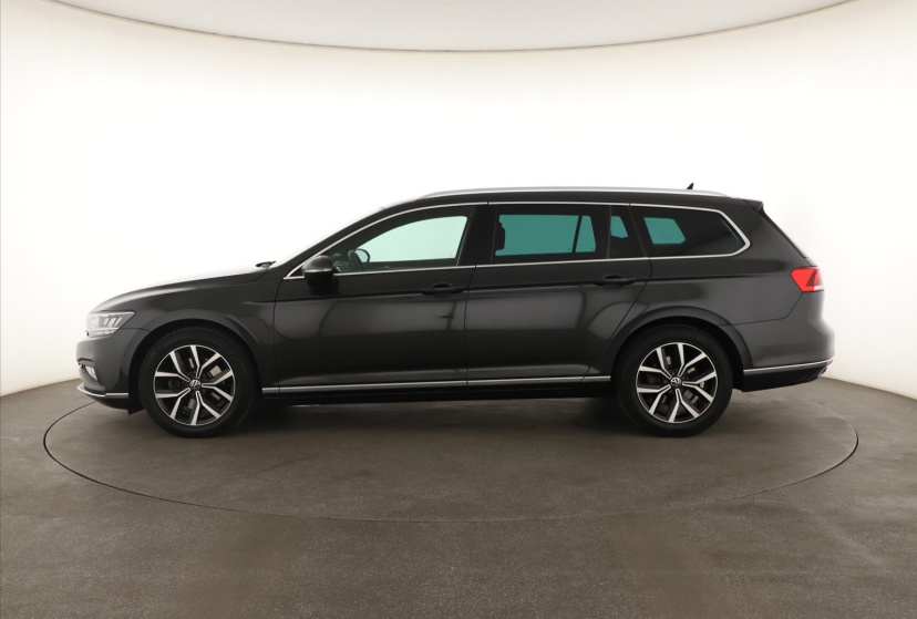 Volkswagen Passat, 2021