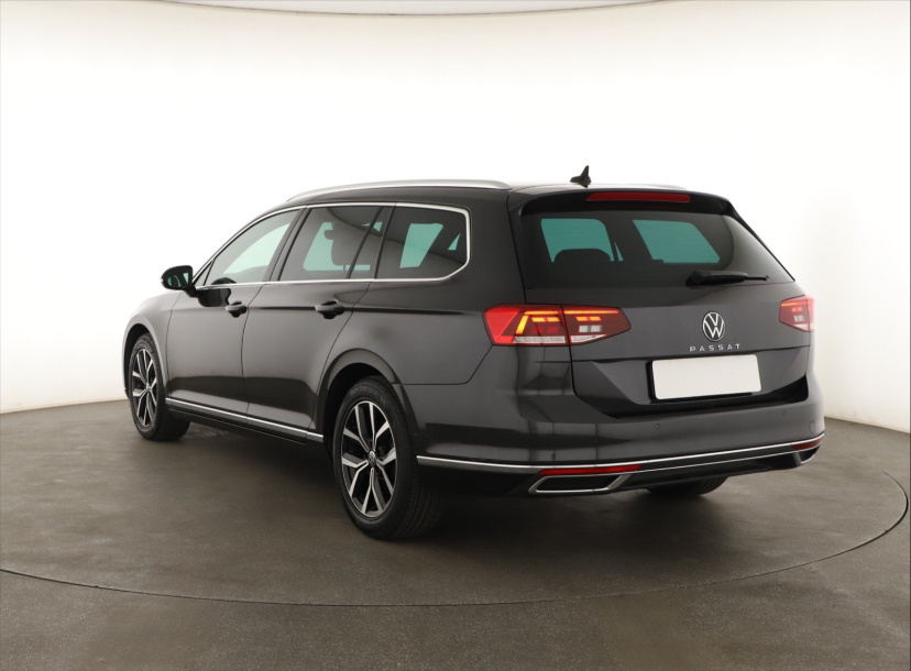 Volkswagen Passat, 2021