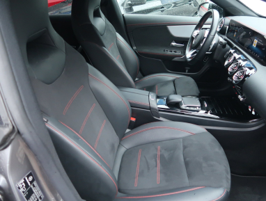 Mercedes-Benz CLA - 2022