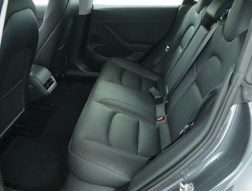 Tesla Model 3, 2022