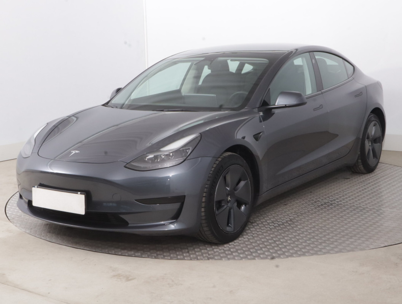 Tesla Model 3, 2022