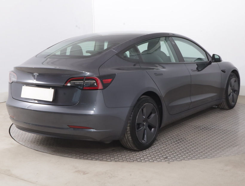 Tesla Model 3, 2022