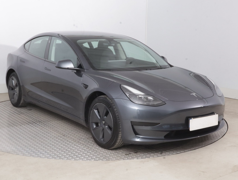 Tesla Model 3, 2022