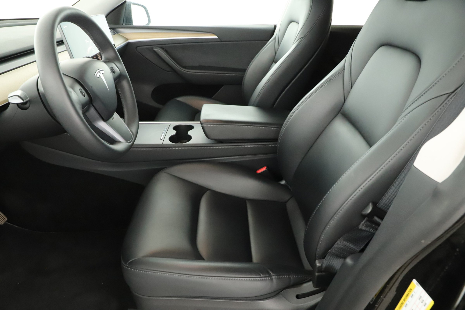 Tesla Model Y Long Range AWD – fotografie 13
