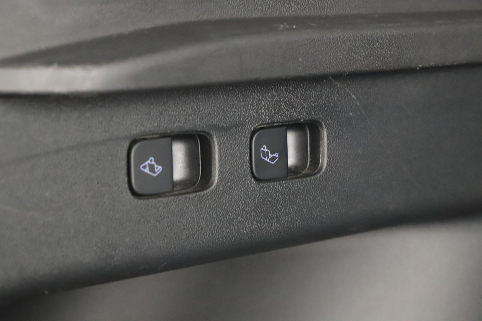 Tesla Model Y Long Range AWD – fotografie 17